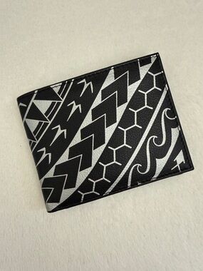 {NWOT} Nakoa | Polynesian Tattoo Art Bifold Leather Wallet Manu by Eugene Ta'ase